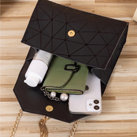 Black Geometric with Gold Tassel Chain Square Bag - Picture 4 of 6